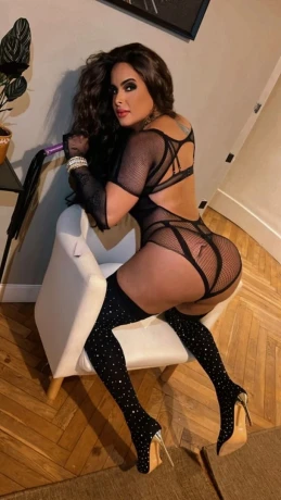 Nicole latina — 1 / 12