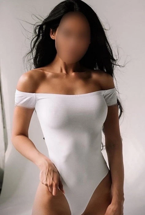 Yasmina — 3 / 6