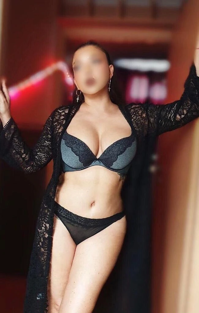 Laura556 — 4 / 9