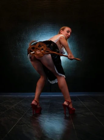 Frau Hölle - deutsche Fetisch Skl. — 2 / 6