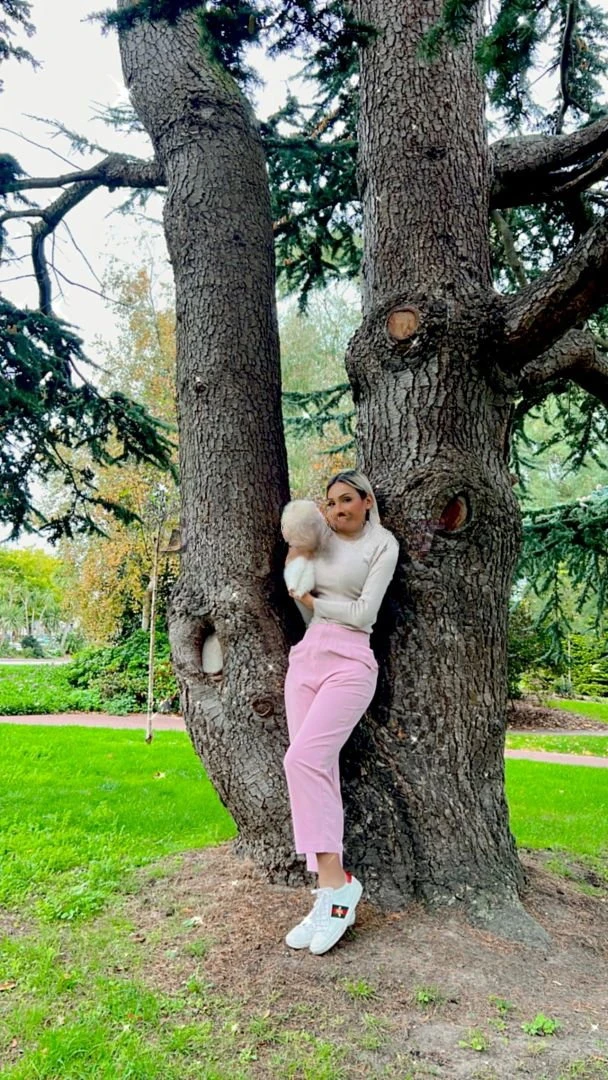 Mia K — 11 / 12