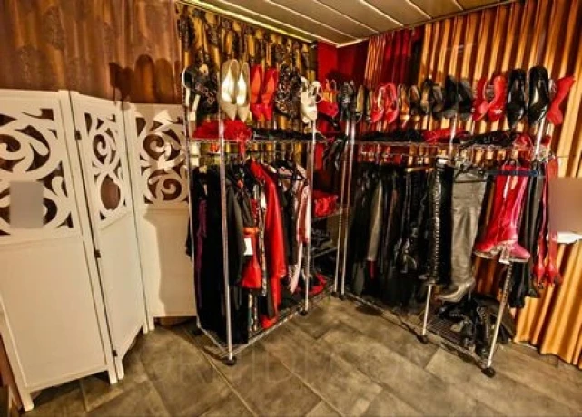 Heaven&Hell Domina Erotikhaus — 16 / 23