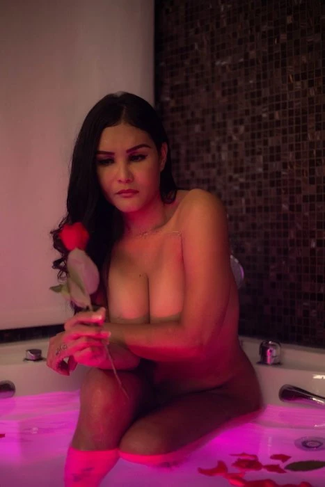 Bella — 5 / 9