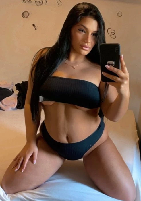 Letisha — 2 / 5