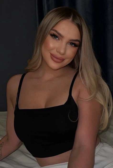Kristi — 2 / 5