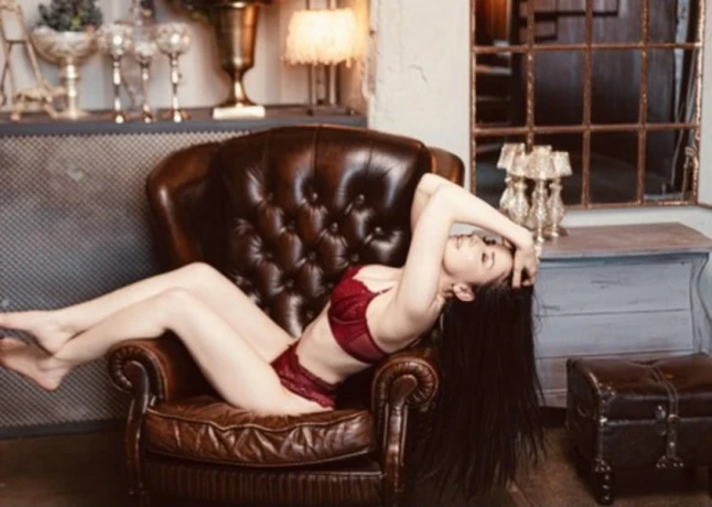 Mira*AV* NUR WhatsApp — 4 / 7