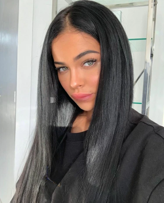 Amelia — 4 / 5