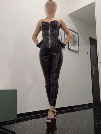 Julia little devil! — 9 / 18