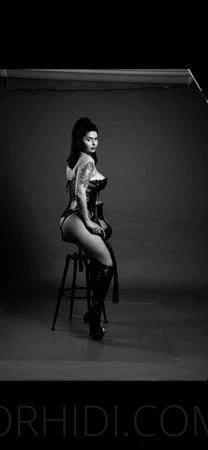 Anne, Escort, Neumunster