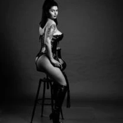 Anne, Escort, Neumunster