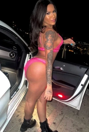 Sarah Bella — 3 / 12