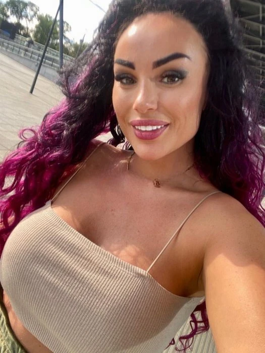 Meghan — 6 / 9