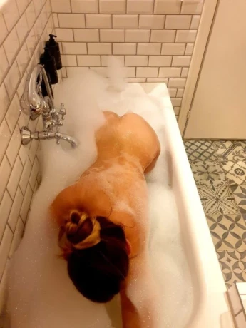 AMAZING KIMBERLY — 5 / 9