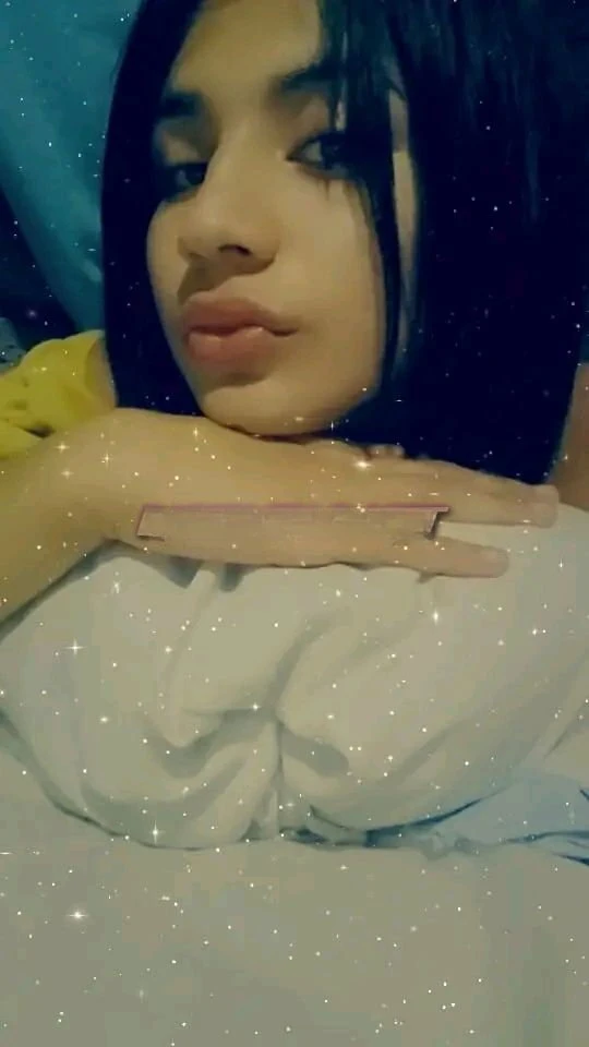 Mia Chevez — 4 / 8