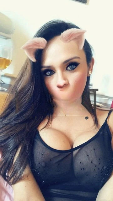 Bruna Agnely — 9 / 12