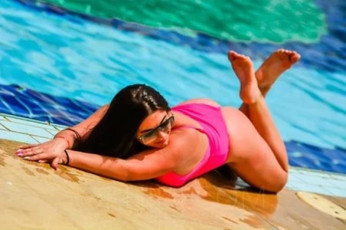 Michelle bei Massage Salon Kompliment — 1 / 5