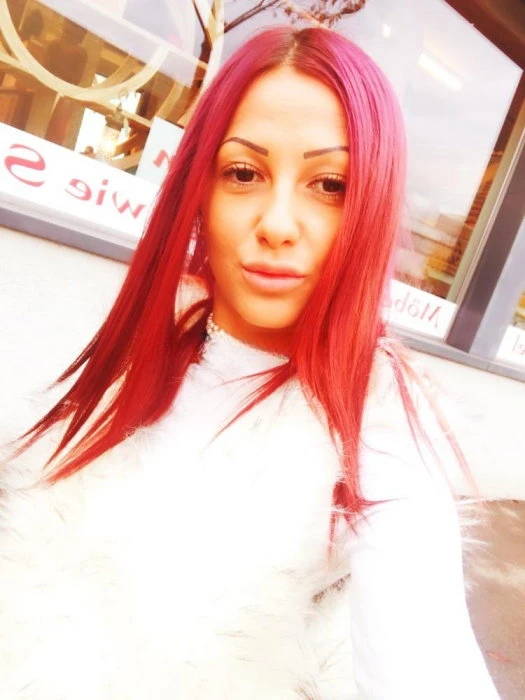 Nikole — 4 / 6