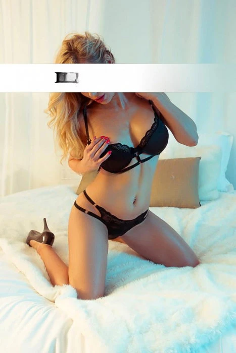 Maya Ricci — 9 / 12