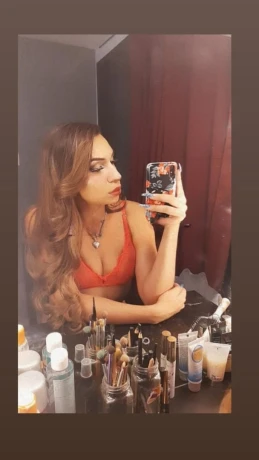 Victoria Rousse — 3 / 12