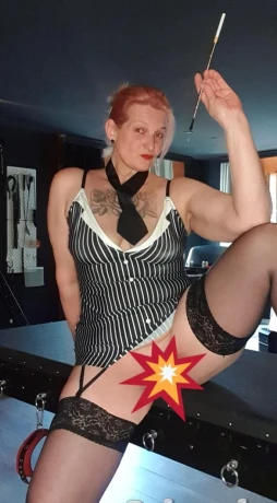 Auf Eine Heisse Online Session Mit Ere Aechte Baerner Milf — 2 / 3