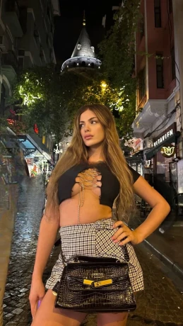 Valeria First Class — 11 / 12