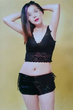 Sumi, Escort, Munich