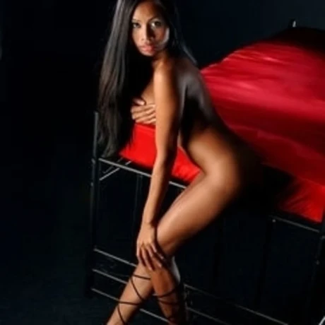 Rihana10 — 19 / 20