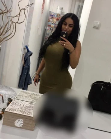 Leticia9 — 1 / 8