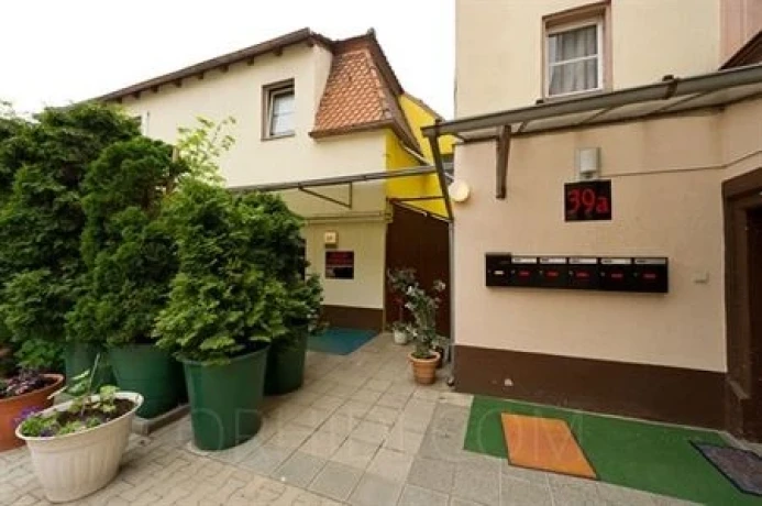 Kleines Laufhaus — 18 / 20