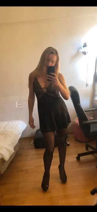 Alexa — 3 / 4