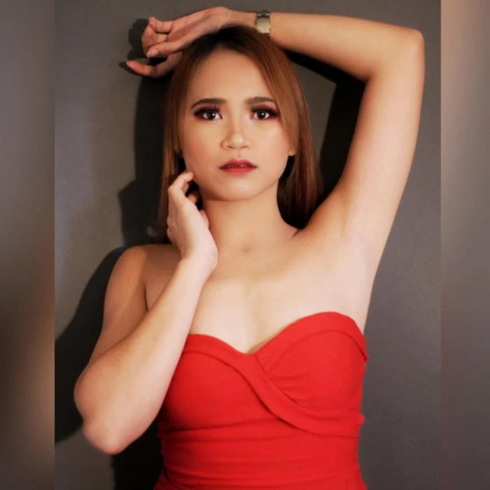 Alexis — 5 / 6
