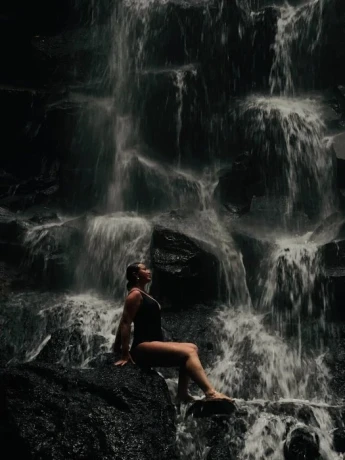 Tantric Victoria — 1 / 14