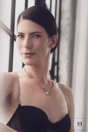 Beruhrbare Bizarrlady Mabella — 2 / 4