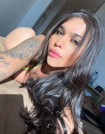 Isis Beaty Brasileira — 17 / 20