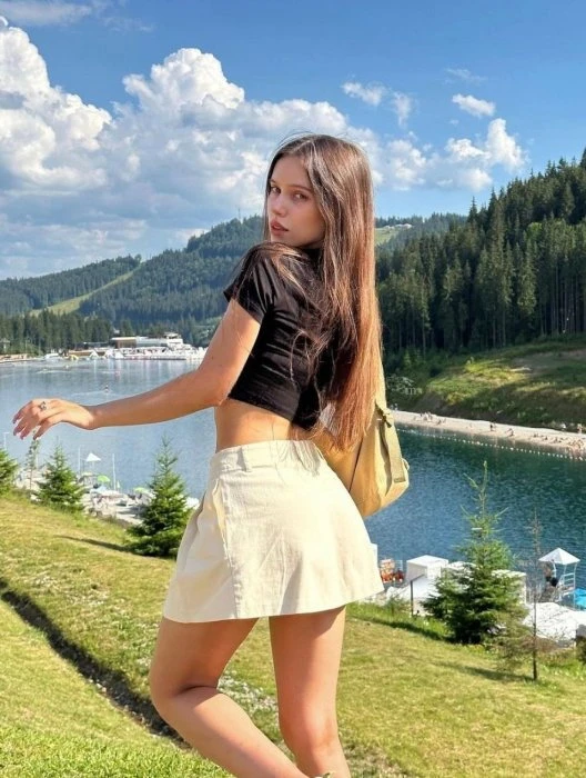 Lois, Escort, Paris