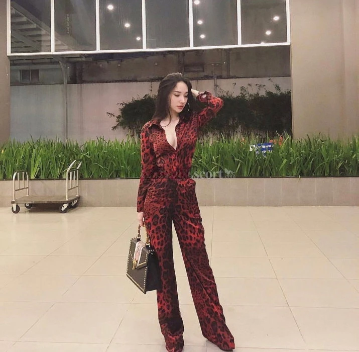 Jessy — 2 / 3