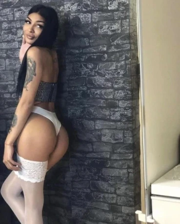 Anne Von Den Philippinen — 2 / 4