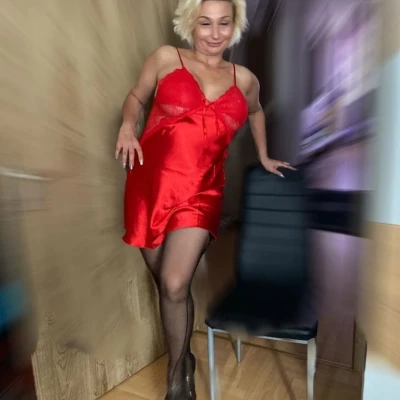 Linda133, Escort, Worms