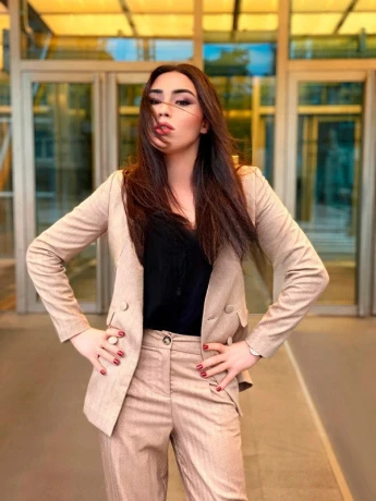 Anabel Korovin — 3 / 11