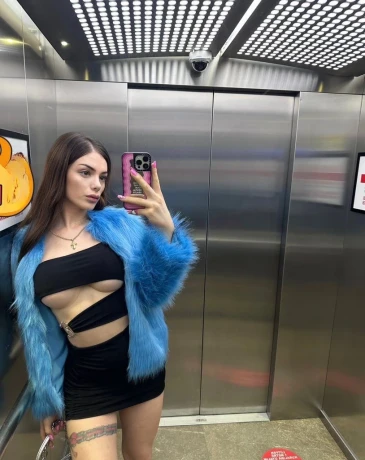 Valeria First Class — 3 / 12