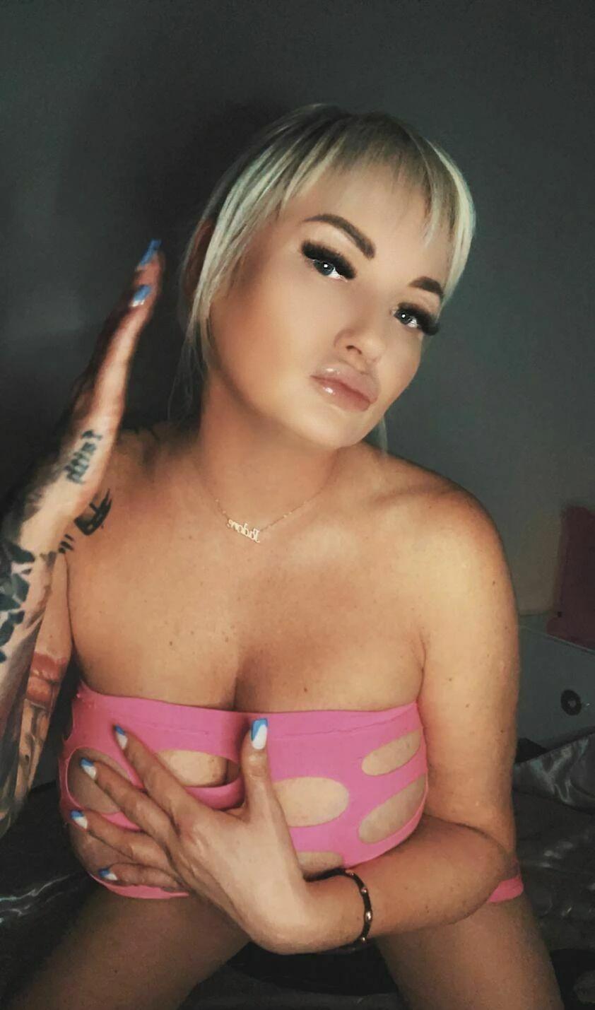 Leonie — 4 / 5