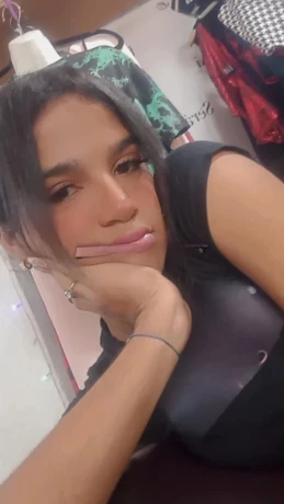 Amalia Stephania — 8 / 12