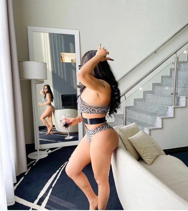 Sandra, Escort, Accra