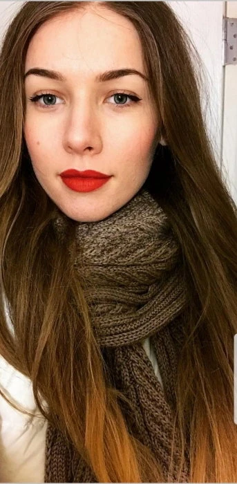Alina — 4 / 6