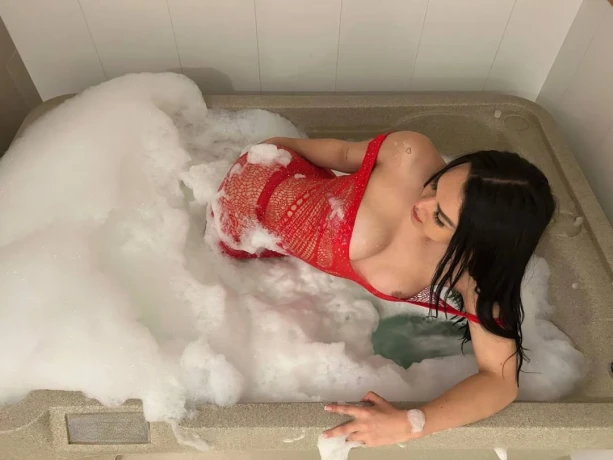 Valery Trujillo — 11 / 12