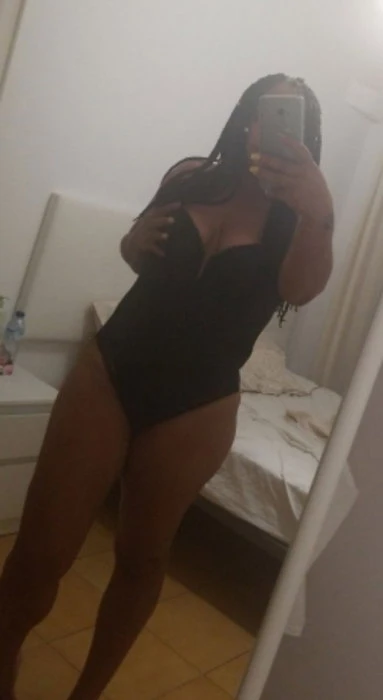 Chanel, Escort, Cali