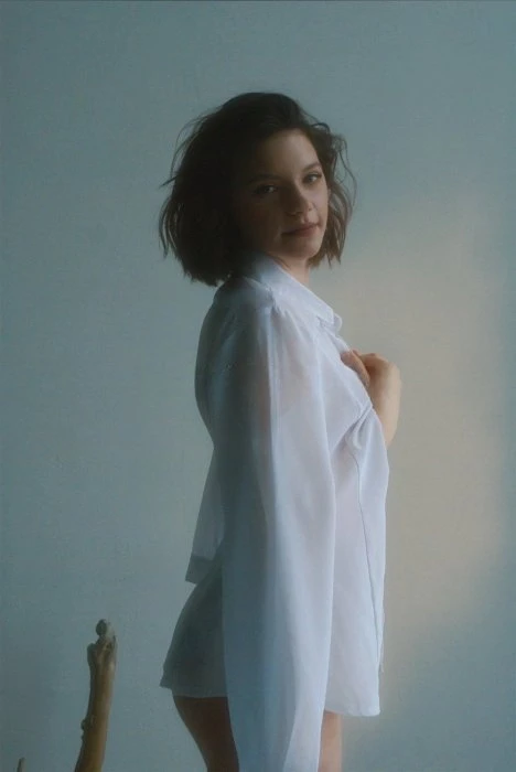 Yana — 2 / 4