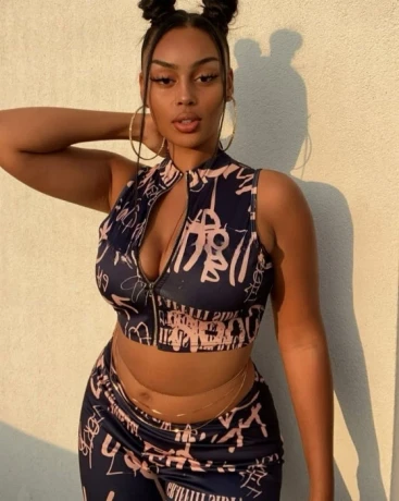 Diana Ella — 1 / 3