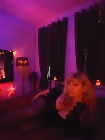 Lady Katrin nur bis So. 11.02. - 16 Uhr — 14 / 21