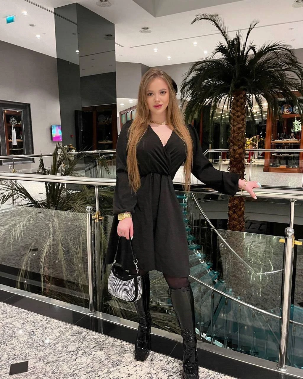 Alisa kim — 3 / 6